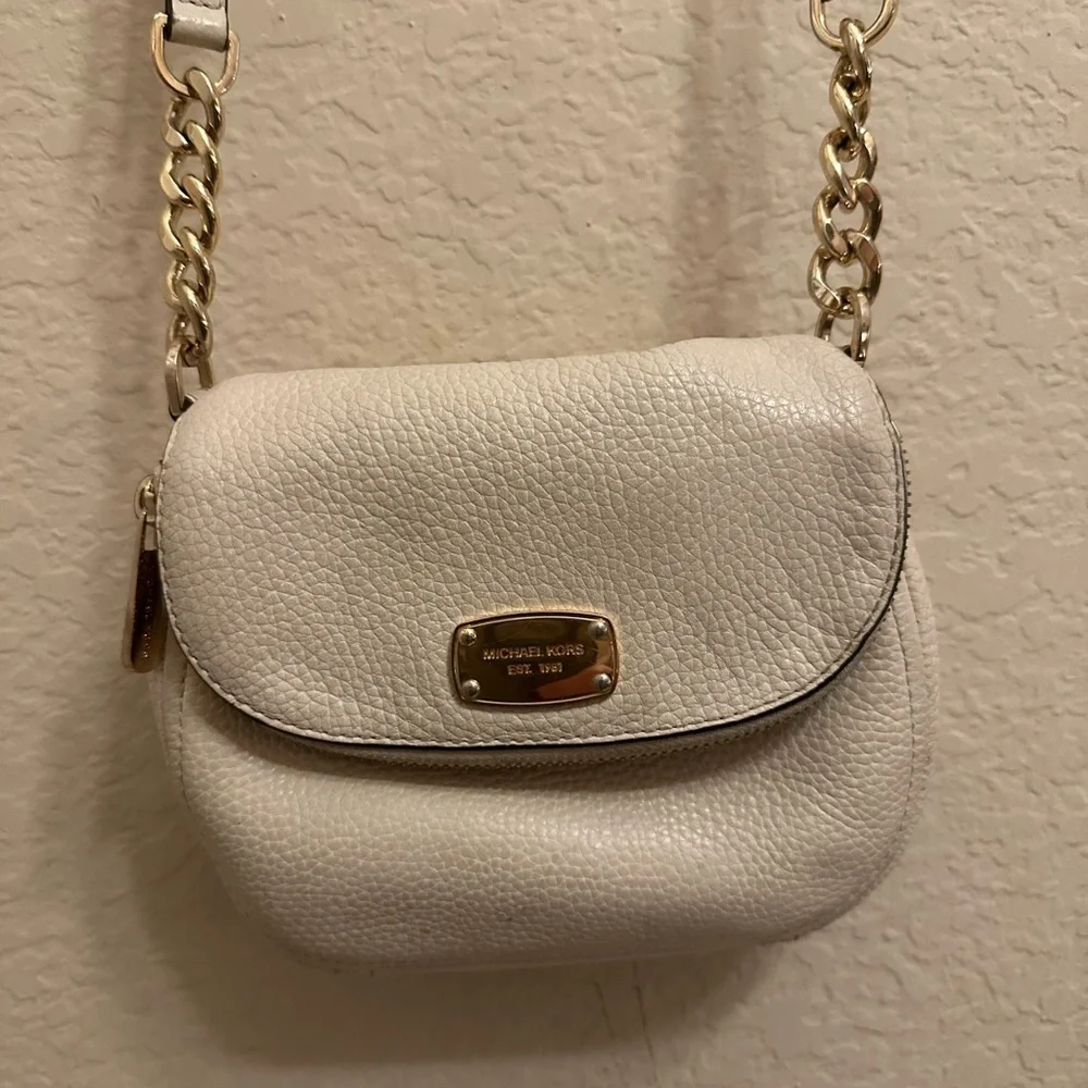 Michael Kors Bedford Flap Crossbody Bag – Ecru Pebbled Leather NWT
